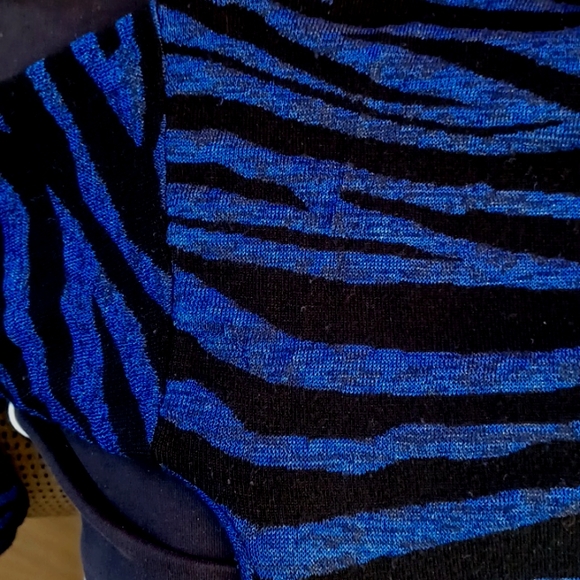 Diane von Furstenberg "Estelle" Zebra Stripe Relaxed Fit Sweater- Sz. Sm - Picture 9 of 9